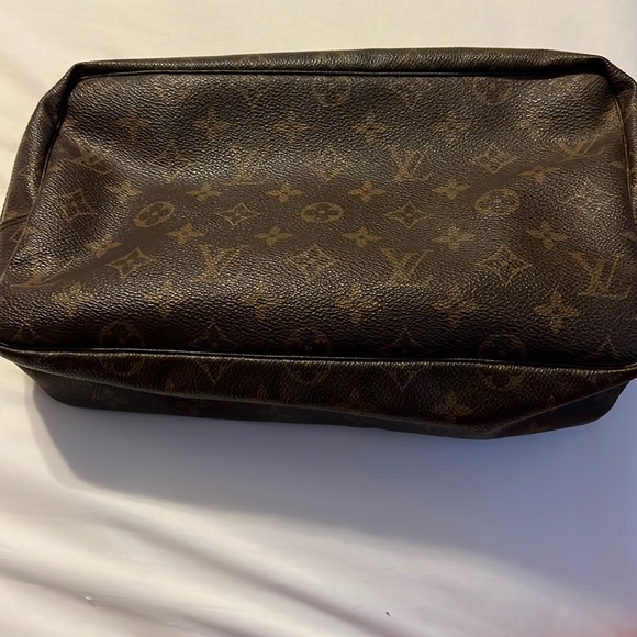 Louis Vuitton Handbags - Authentic Vintage Louis Vuitton 28 Trousse Toilette